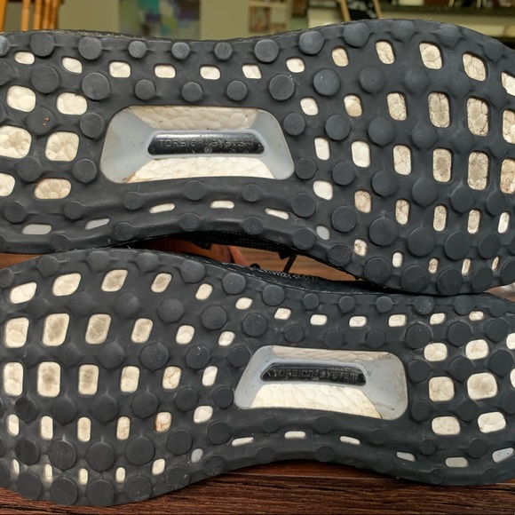 adidas Ultra Boost Uncaged Triple Black - Picture 5 of 7